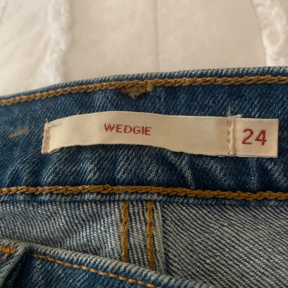 Wedge levi’s jeans